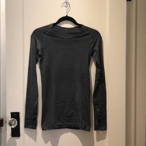 Lululemon Swiftly Tech Pong Sleeve. Size 4